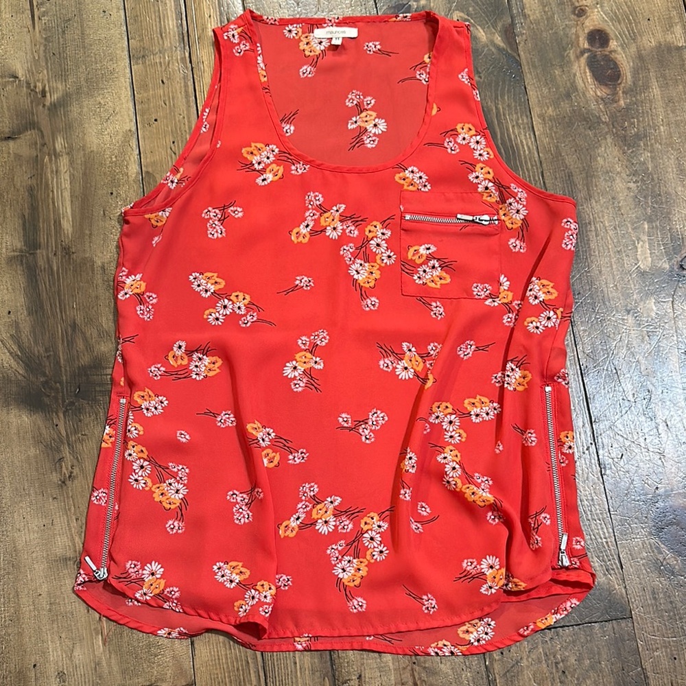 Maurices Red Sleeveless Tank Top with Floral Print